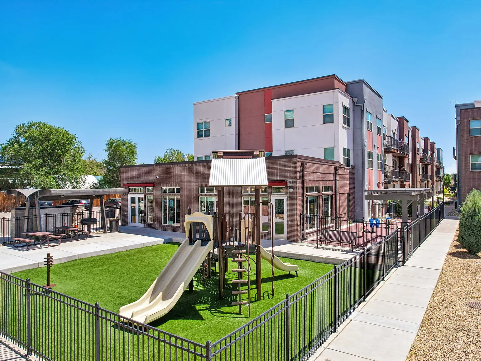 Baker School Apartments — Photo 4
