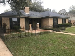 2450 S Shore Dr, Biloxi, MS 39532