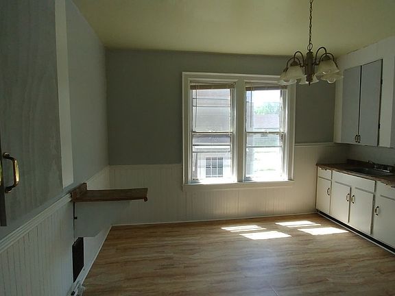 3rd image of 138 Lockwood Ave