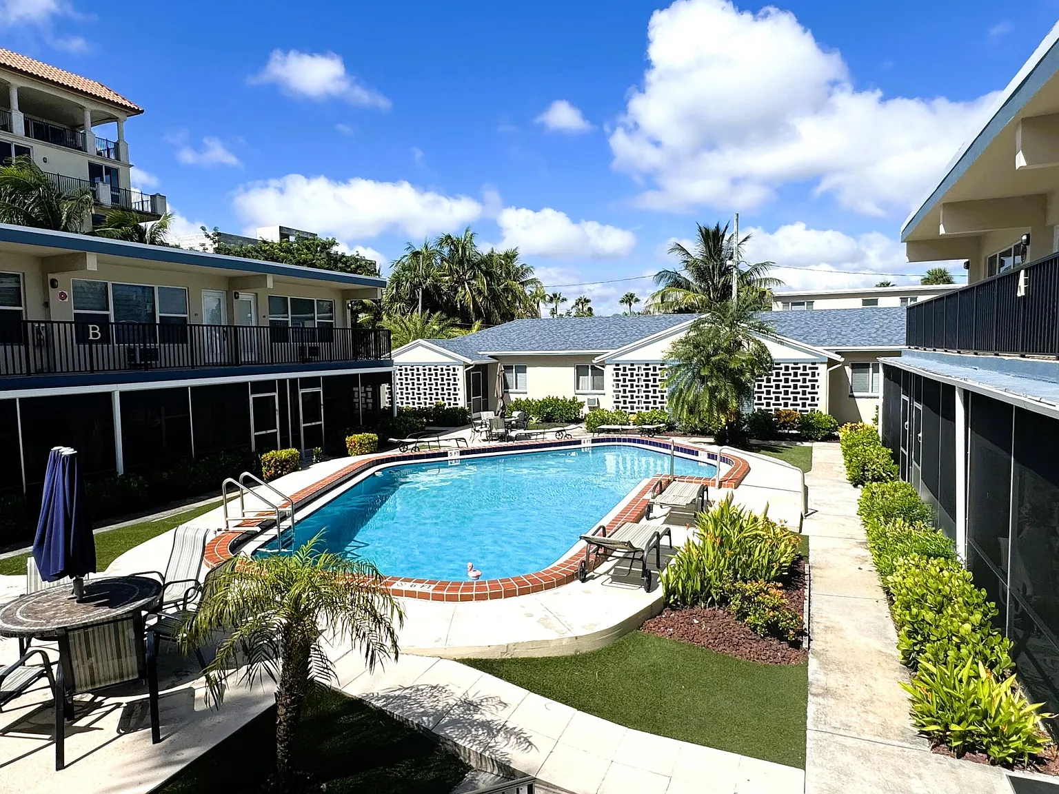 1 bed, 1.0 bath, 600 sqft, $2,700 — Photo 2