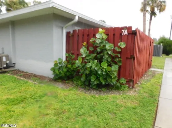1165 Palm Ave APT 7A, North Fort Myers, FL 33903