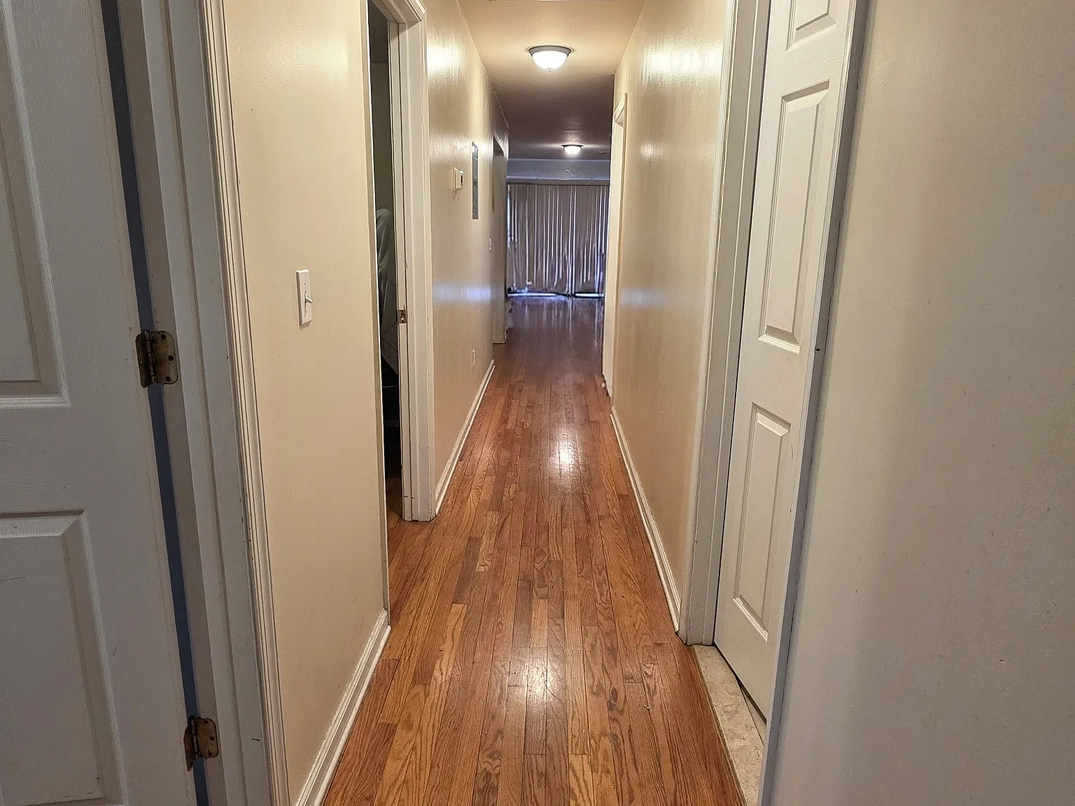 3 bed, 1200 sqft, $2,500 — Photo 4