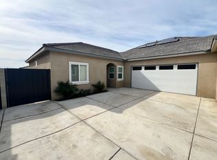 8613 Frankie Lou St #B, Bakersfield, CA 93314