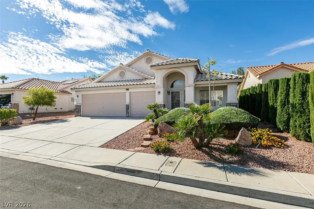 3 bed, 2.0 bath, 1836 sqft, $2,250 — Photo 3