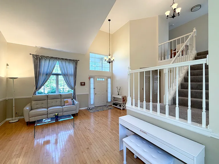 1936 Cobblebrook Ln — Photo 4