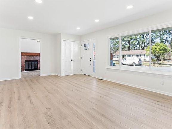 4th image of 1314 Saxton Dr