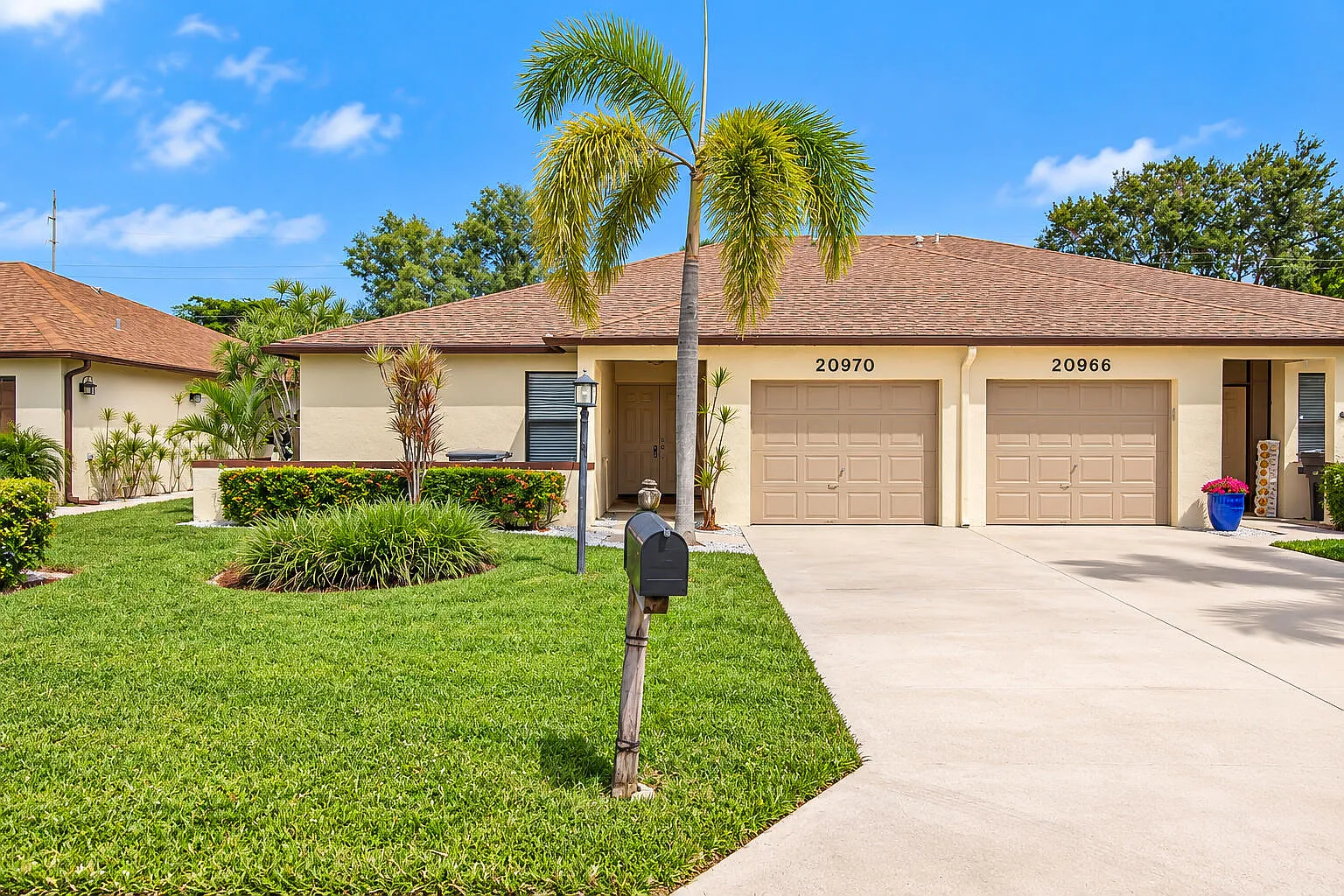 3 bed, 2.0 bath, 1296 sqft, $3,220 — Photo 1