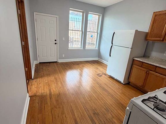 3rd image of 1555 S Millard Ave APT 2R