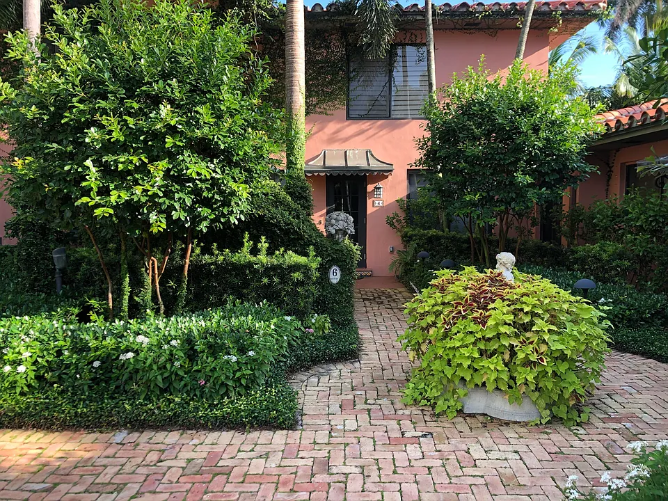 226 Chilean Ave #4