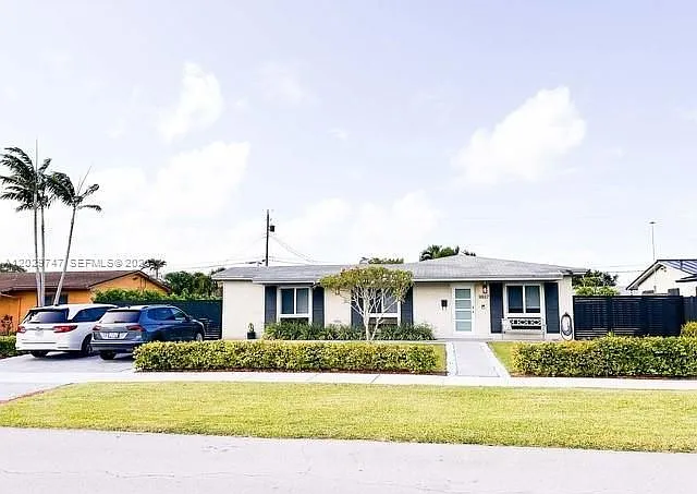 9827 SW 194th St — Photo 14