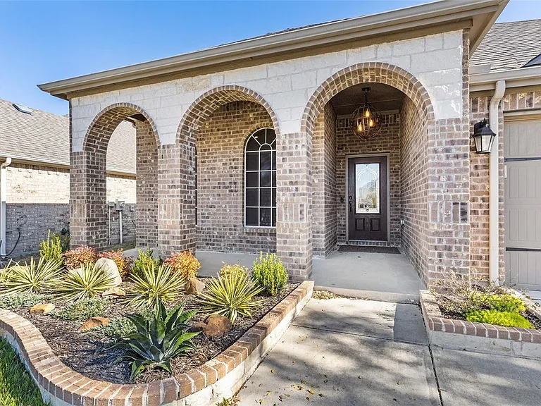205 Whitman Dr — Photo 8