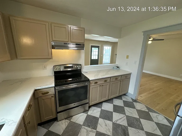 146 Cavalier Dr — Photo 13