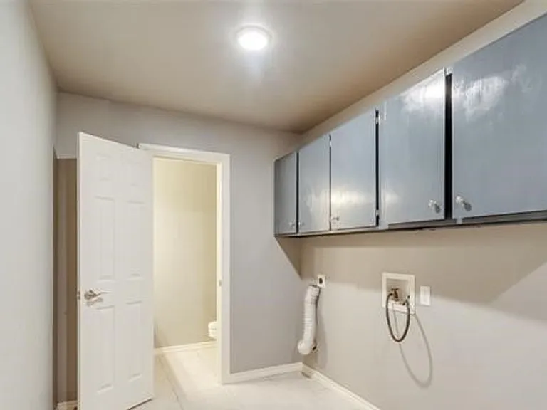 640 SW Dani Ann Ln — Photo 12