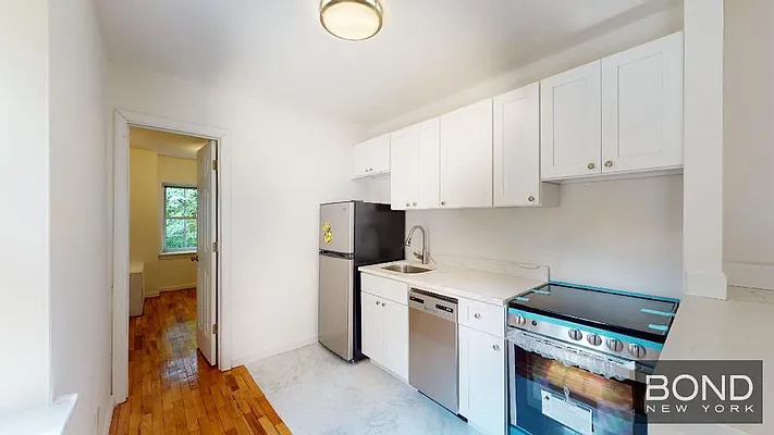 Rented by Bond New York | media 11