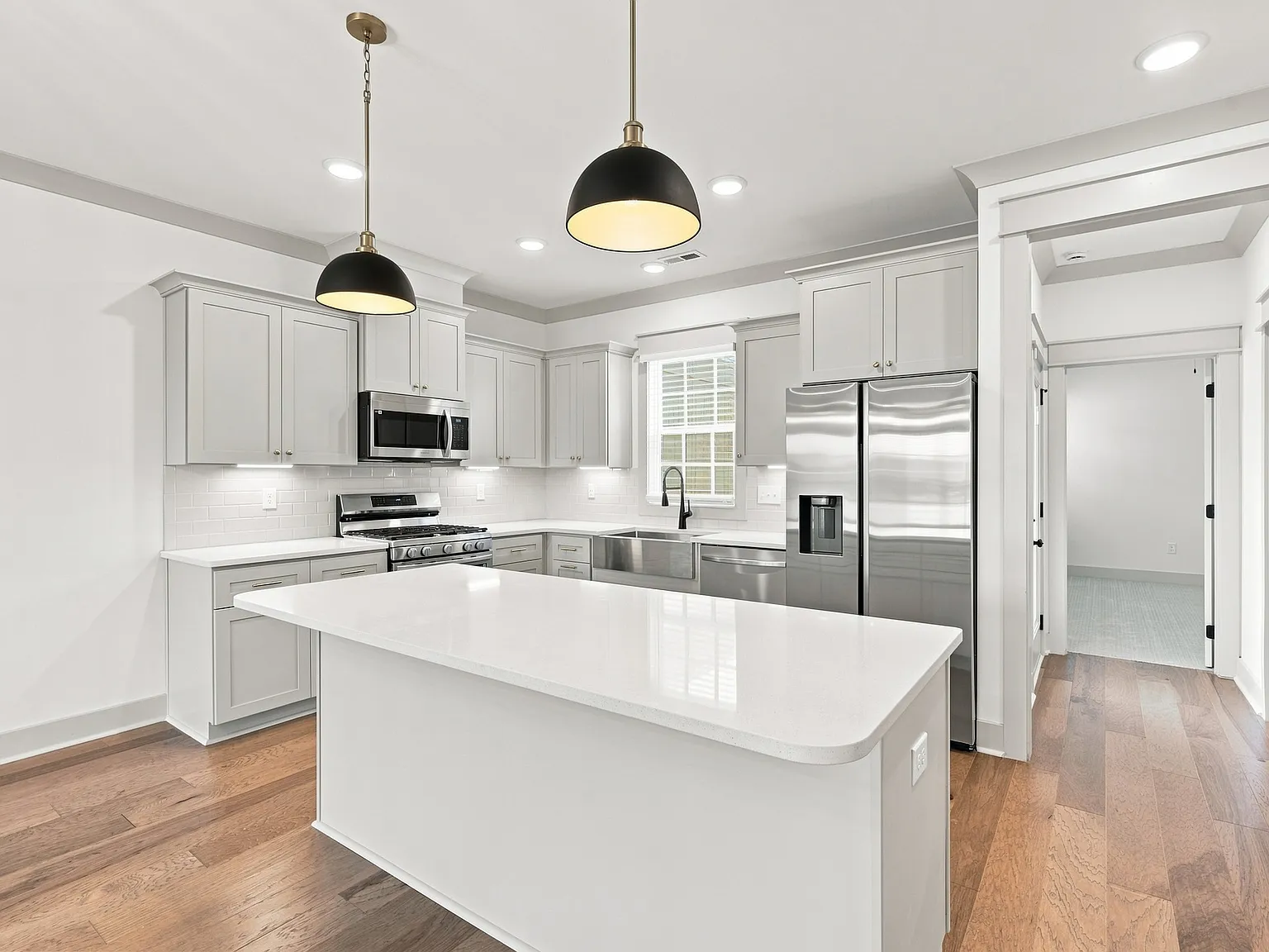 3 bed, 1669 sqft, $2,295 — Photo 3