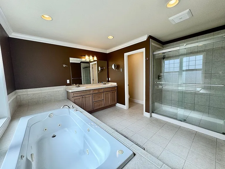 8310 NE 187th Way — Photo 15