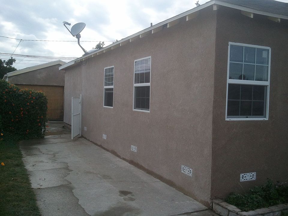 2nd image of 2243 Ximeno Ave