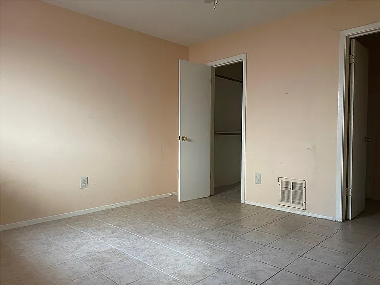 10751 Corona Ln — Photo 9