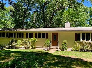 67 Northrop Rd, Woodbridge, CT 06525