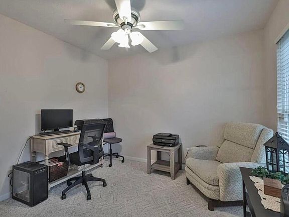 4th image of 1972 Wedgewood Ln