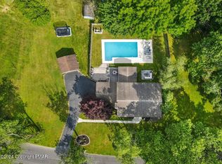 403 Norton Rd, Stroudsburg, PA 18360