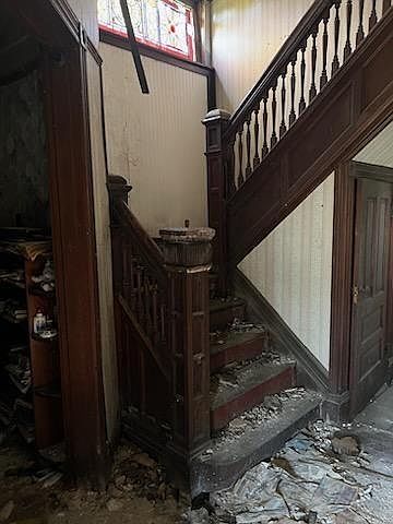 1st image of 121 S Paul Laurence Dunbar St