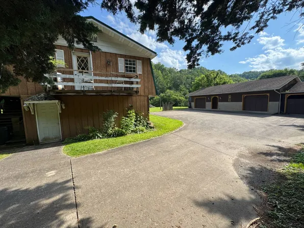 4598 State Highway 5 E, Glenville, WV 26351