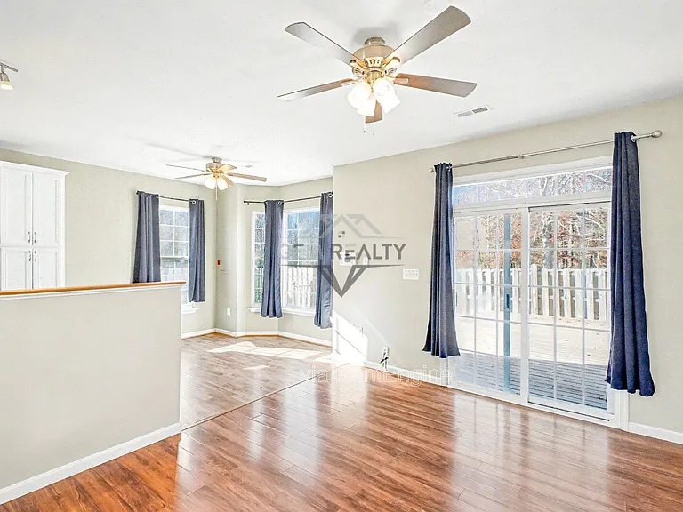 5218 Drakes Ct — Photo 8