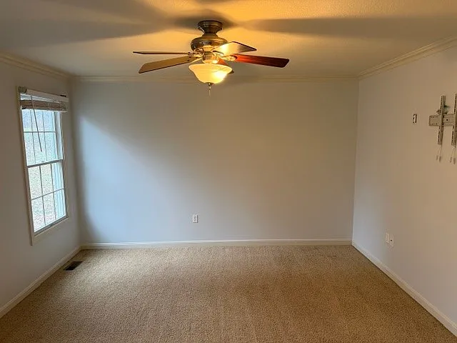 941 Montclair Dr — Photo 12
