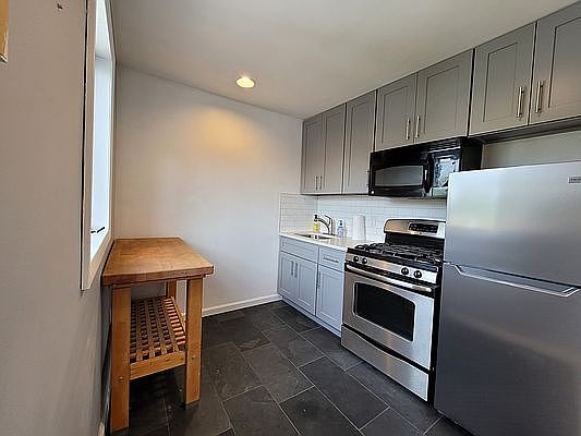 4th image of 177 Ainslie St Floor 3