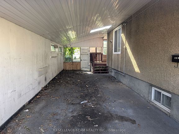 3rd image of 321 McLean Ave
