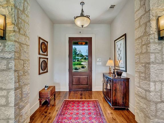 3rd image of 3941 Oak Park Dr