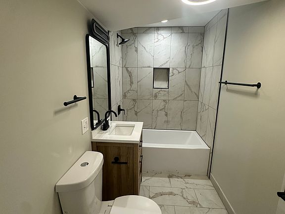 4th image of 2933 W Lexington St #G
