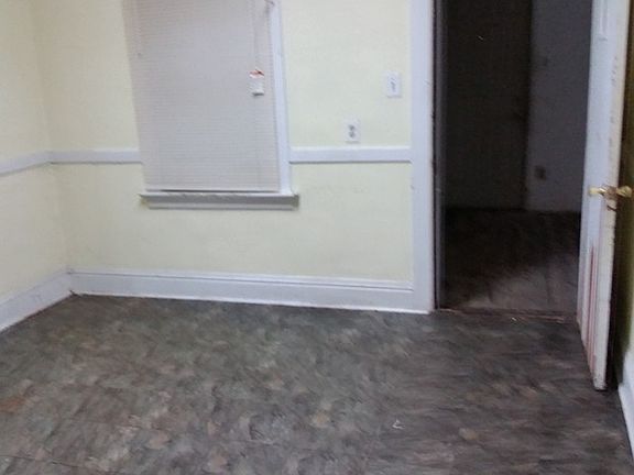 2nd image of 413 Sibley Blvd