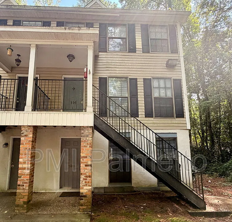 33 Chestnut Ferry Rd #105