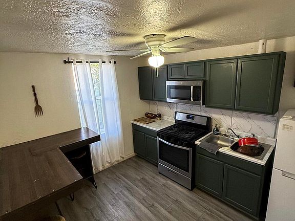 4th image of 613 N Cebada St #B