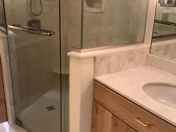 4th image of 1043 Heather Hills Ln #1043