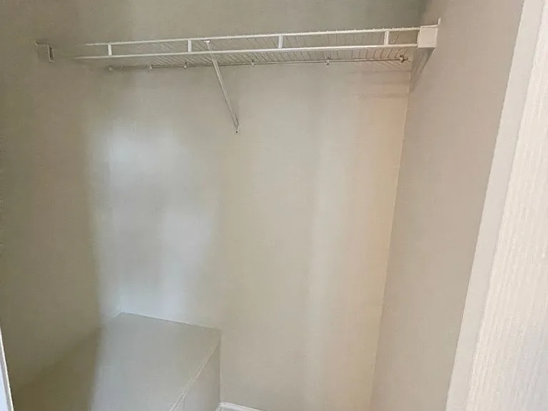 606 Ascott Way — Photo 23