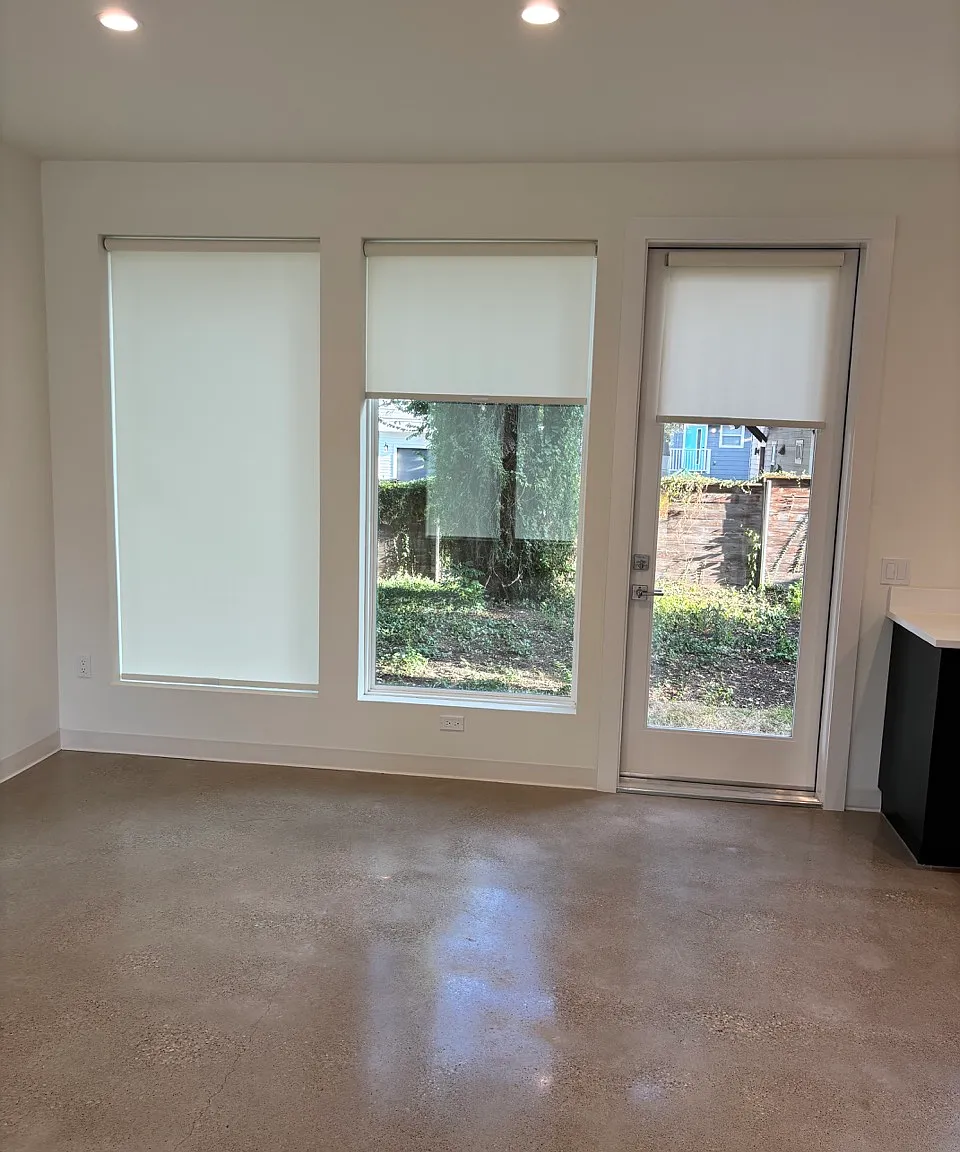 3 bed, 2.5 bath, 2025 sqft, $4,150 — Photo 3