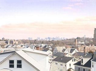 38 Edgecliff Rd #38, Watertown, MA 02472