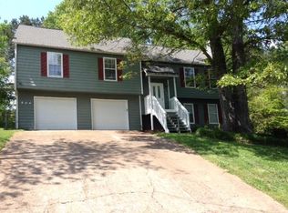 904 River Rock Dr, Woodstock, GA
