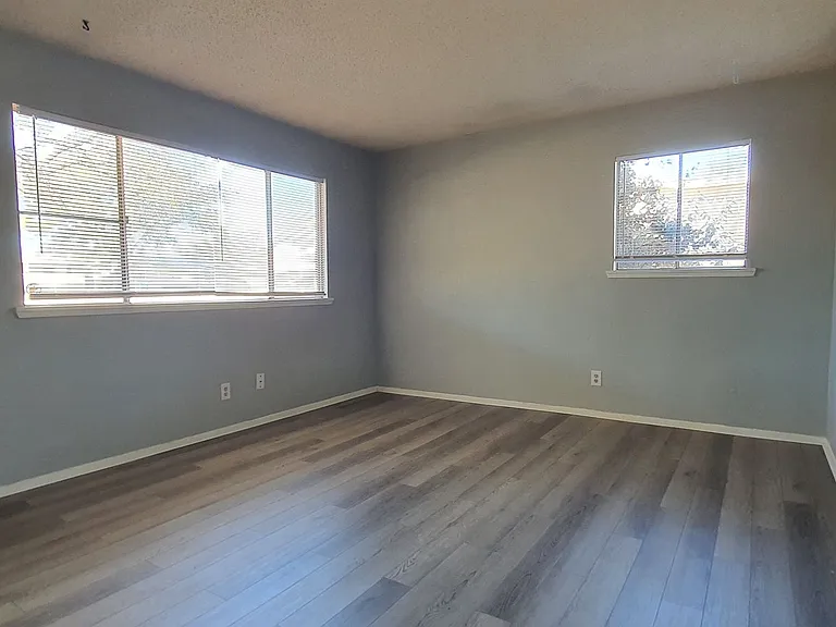 2791 Oxford Ave — Photo 13