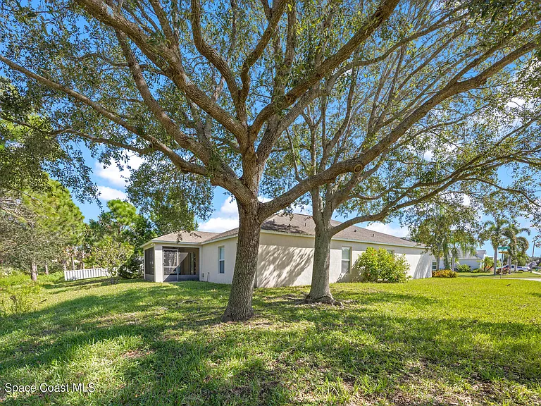 4800 Manchester Dr — Photo 29