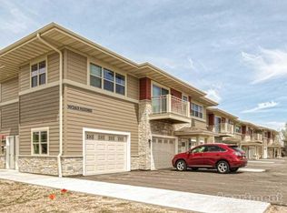 W263N2060 Fieldhack Dr UNIT 205, Pewaukee, WI 53072