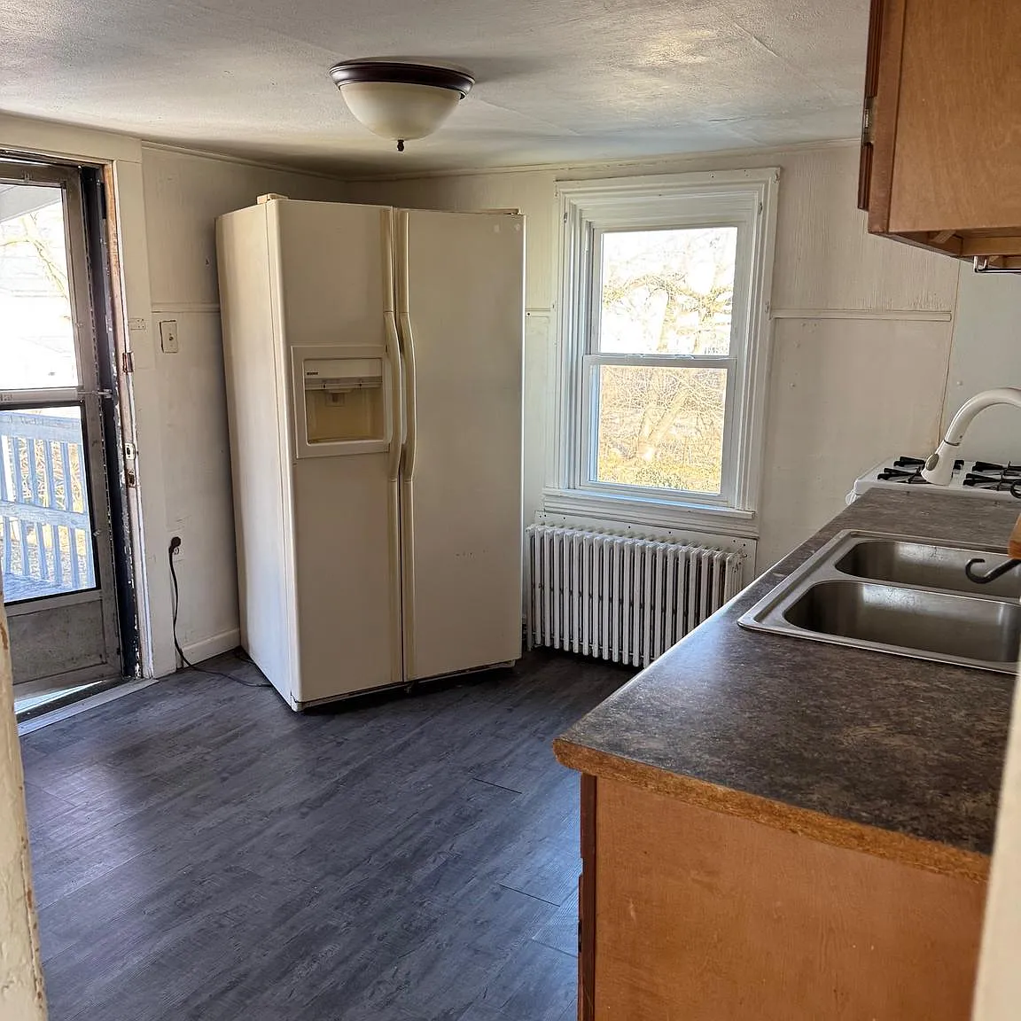2 bed, 800 sqft, $1,200 — Photo 2
