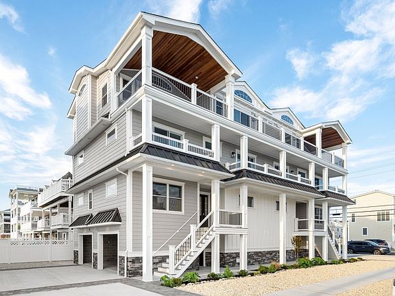2nd image of 7412 W Central Ave W #Sea