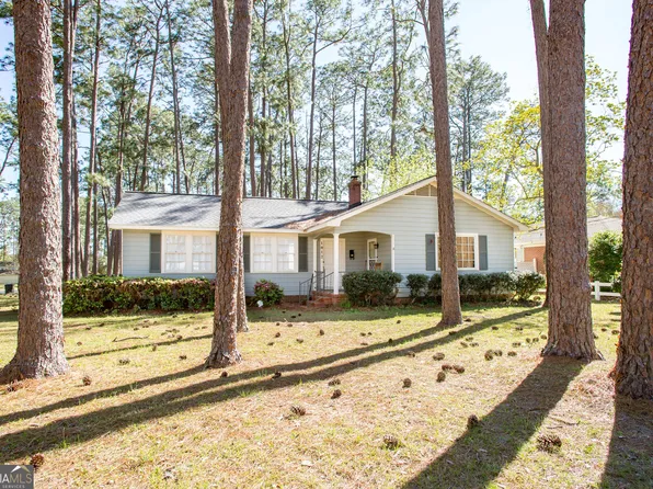 1012 Seminole Trl, Waycross, GA 31501