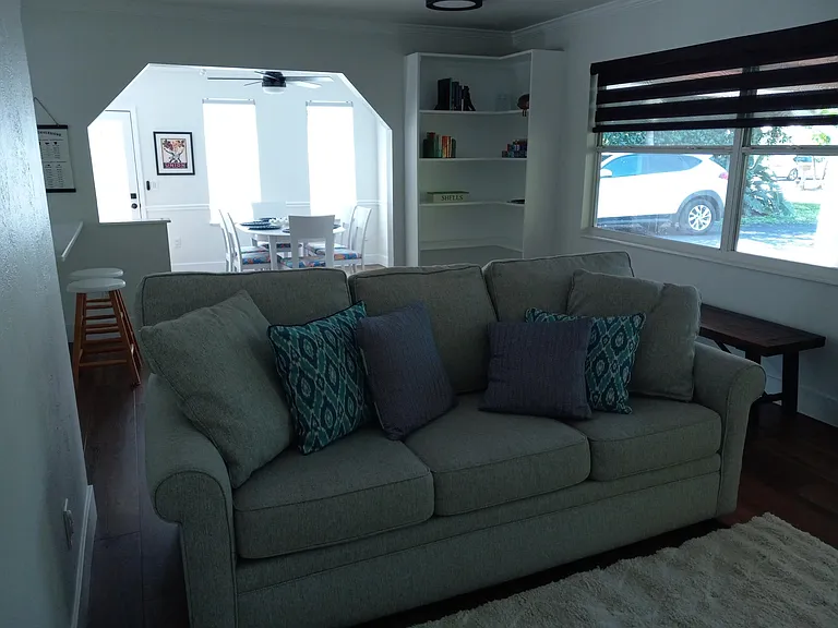 5148 Napoli Dr — Photo 2