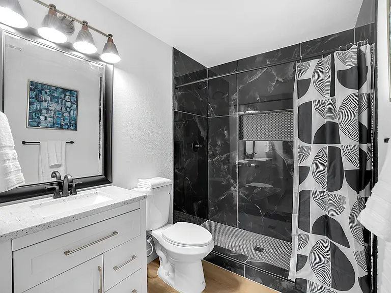 Contemporary Bath