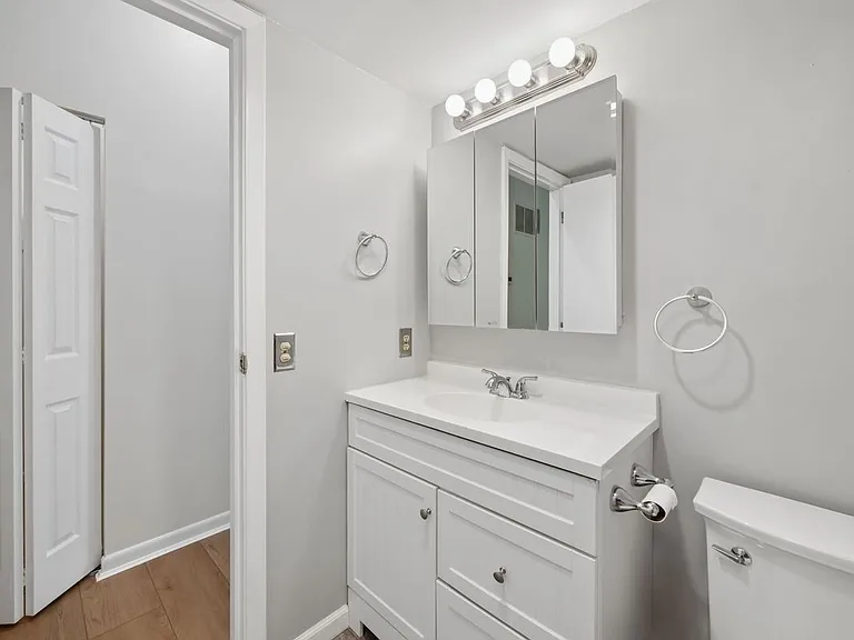 2332 Dana Ave — Photo 11